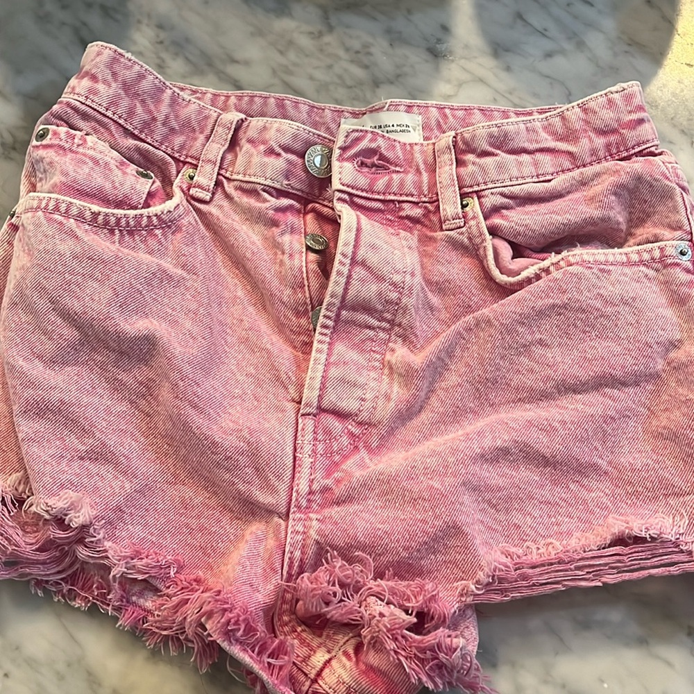Like new. Zara jean shorts size 4 buttonfly